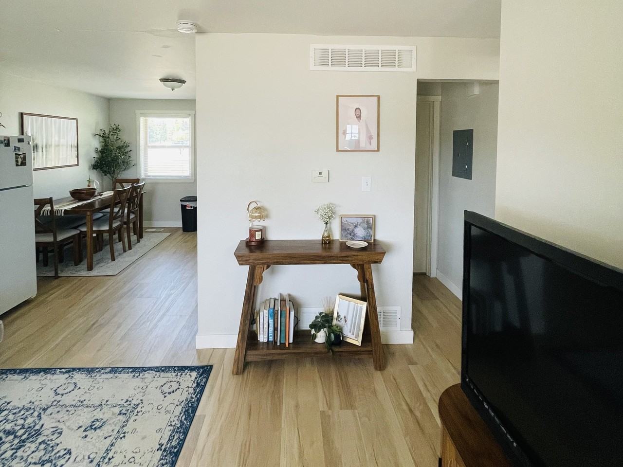 223 E St - Photo 4 of 12