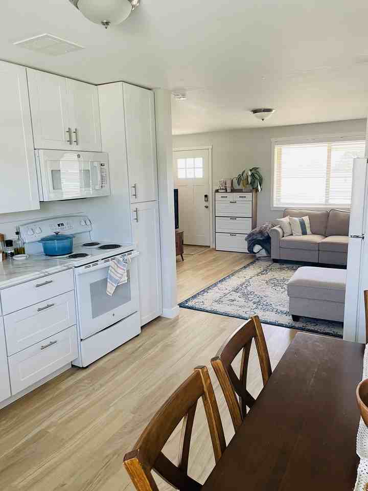 223 E St - Photo 5 of 12