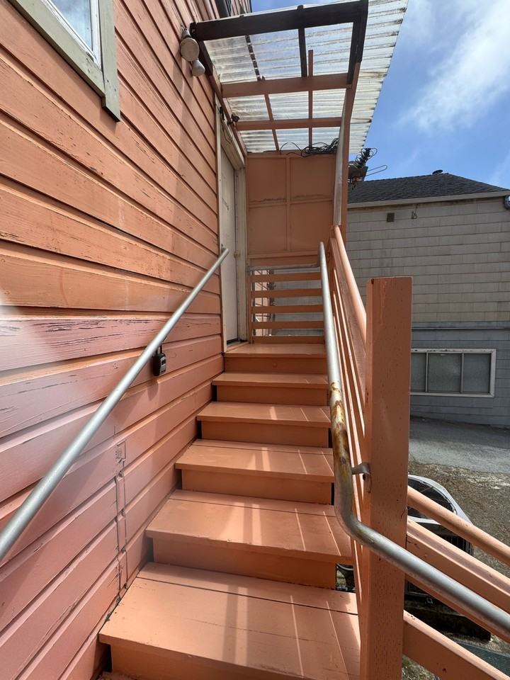6740 Mission St - Photo 2 of 12