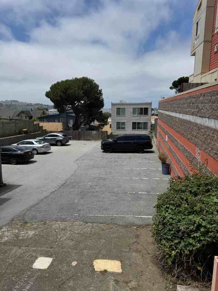 6740 Mission St - Photo 3 of 12
