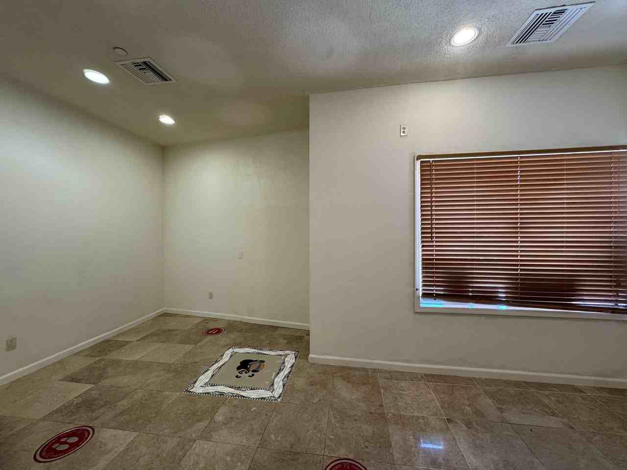 6740 Mission St - Photo 4 of 12