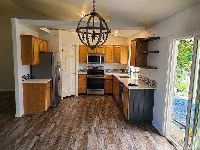 2262 N Aronmink Way - Photo 2 of 5