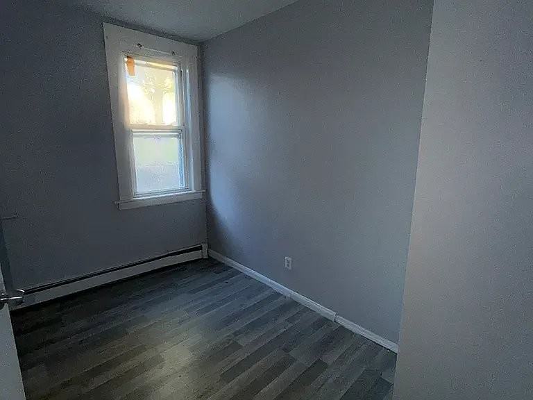 137 3rd St #139-4 - Photo 5 of 7
