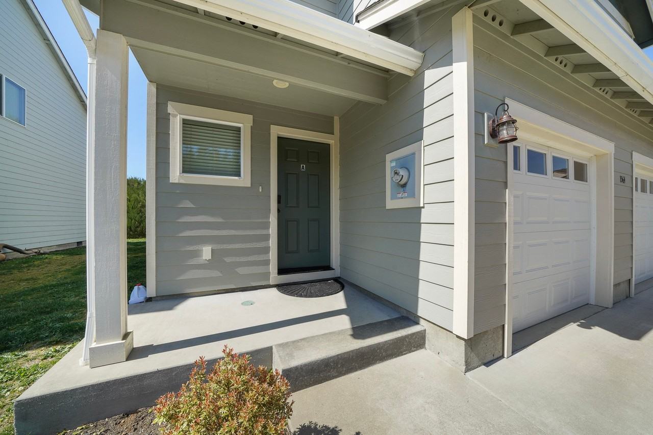 1564 Se Honeysuckle Loop - Photo 3 of 18