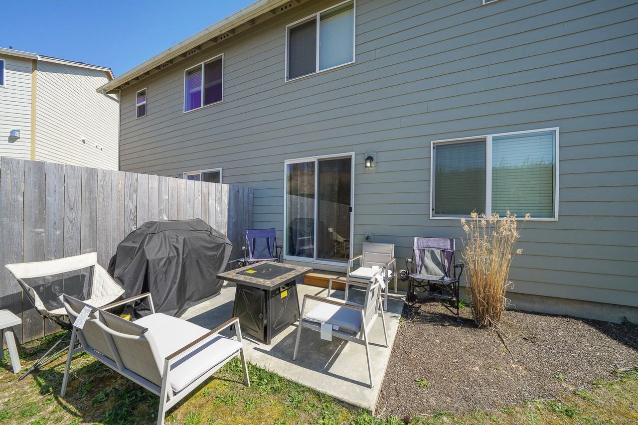 1564 Se Honeysuckle Loop - Photo 5 of 18