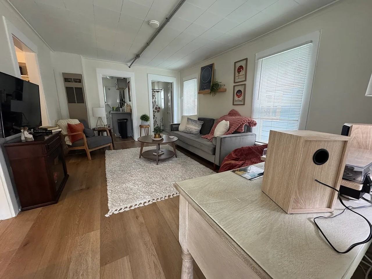 722 N East St - Photo 3 of 14