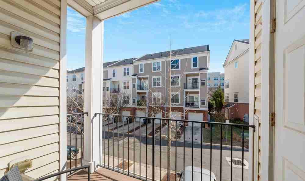 5529 Lanier Ave - Photo 3 of 15