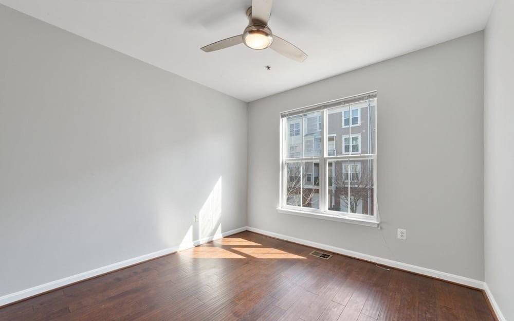 5529 Lanier Ave - Photo 4 of 15