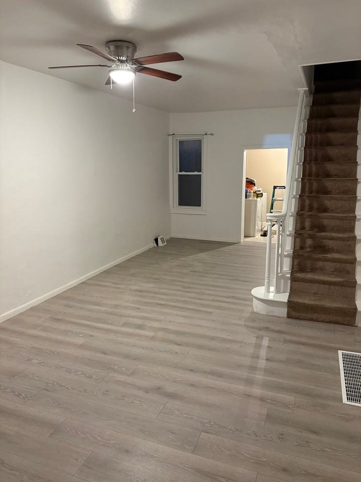 3033 B St - Photo 2 of 8