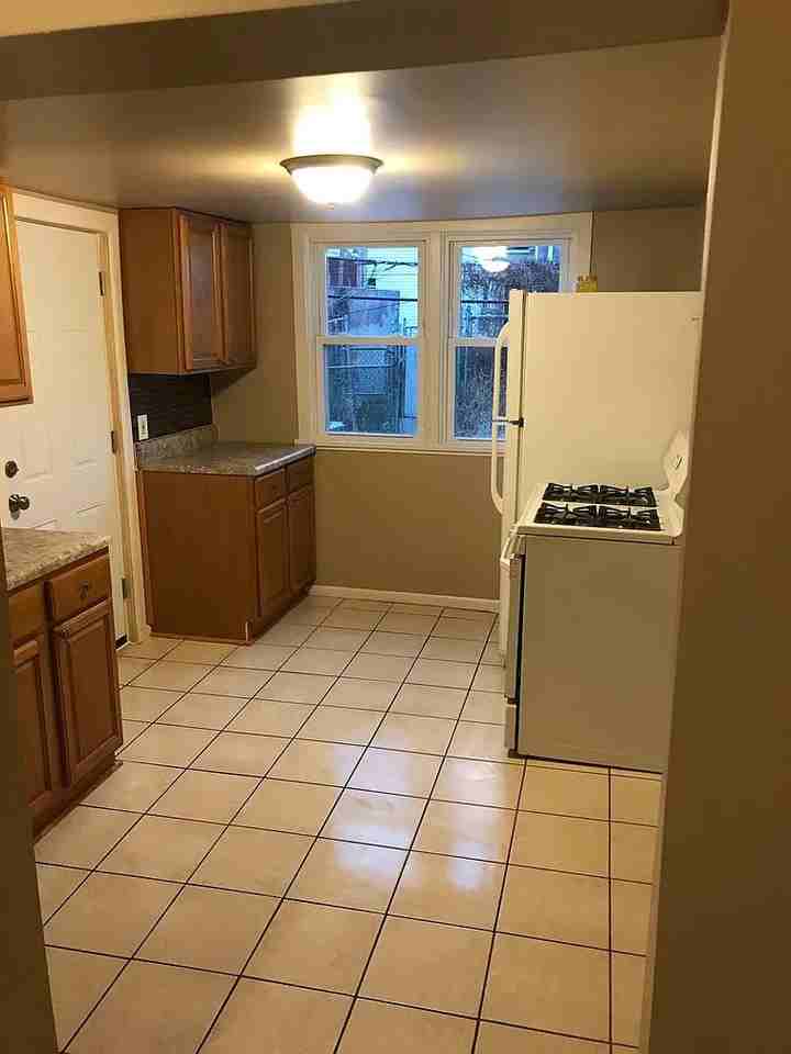 3033 B St - Photo 6 of 8
