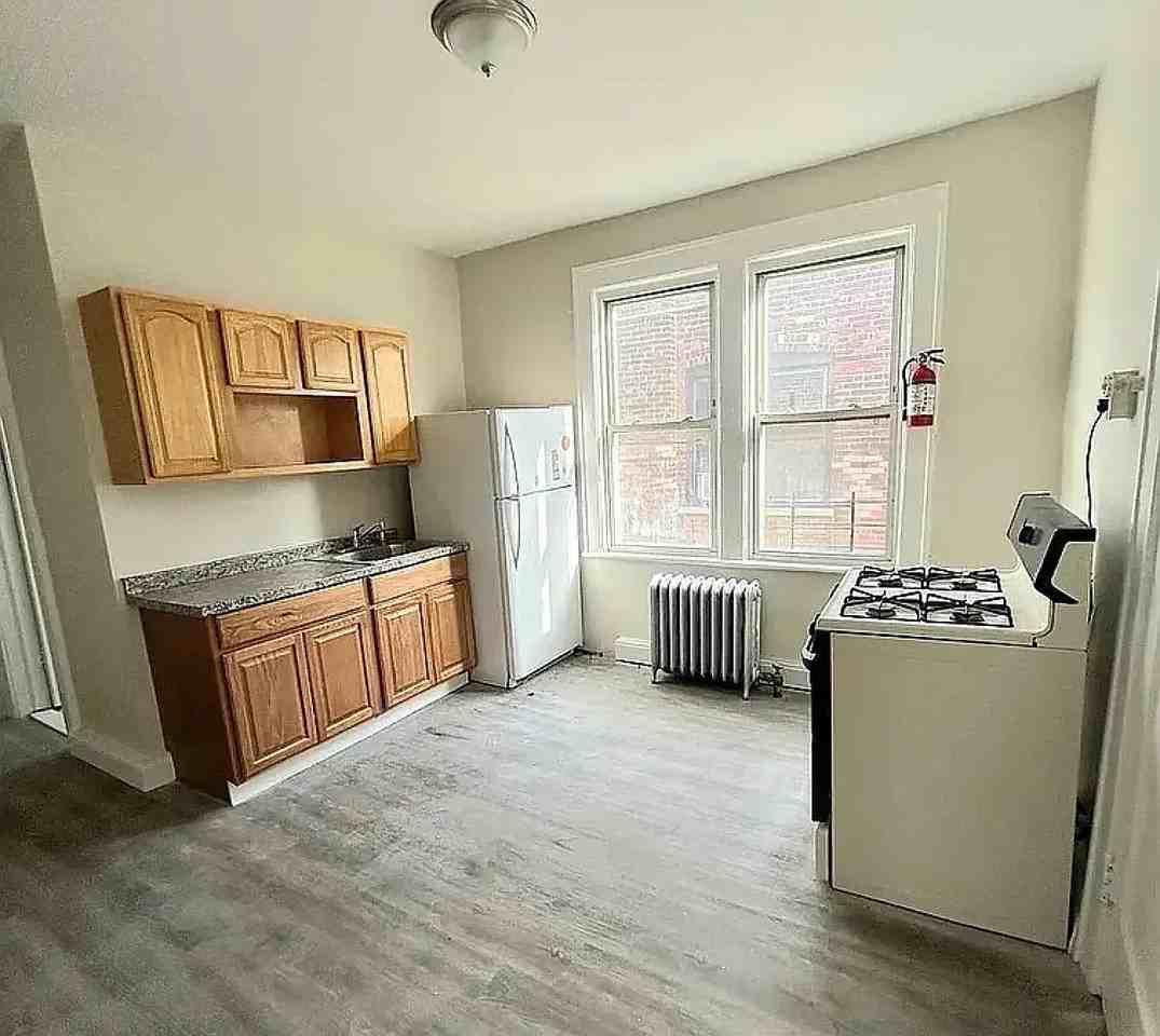 490 E 23rd St #490-4 - Photo 6 of 8