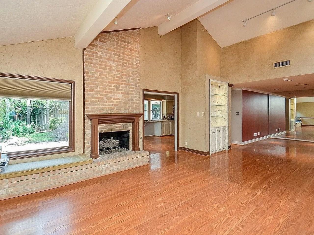 7003 Blandford Ln - Photo 3 of 9