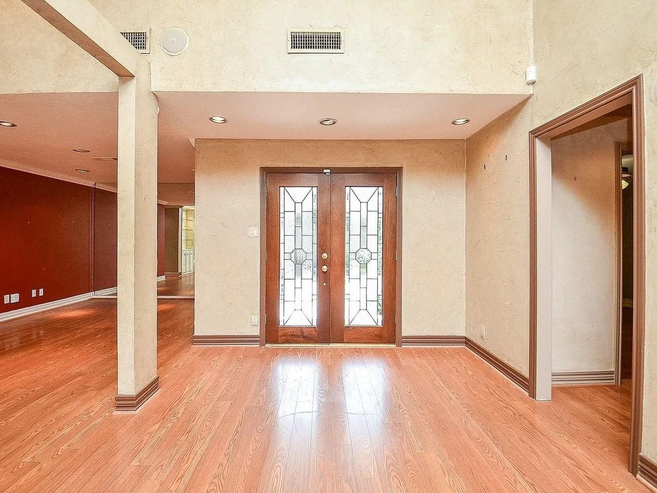 7003 Blandford Ln - Photo 4 of 9