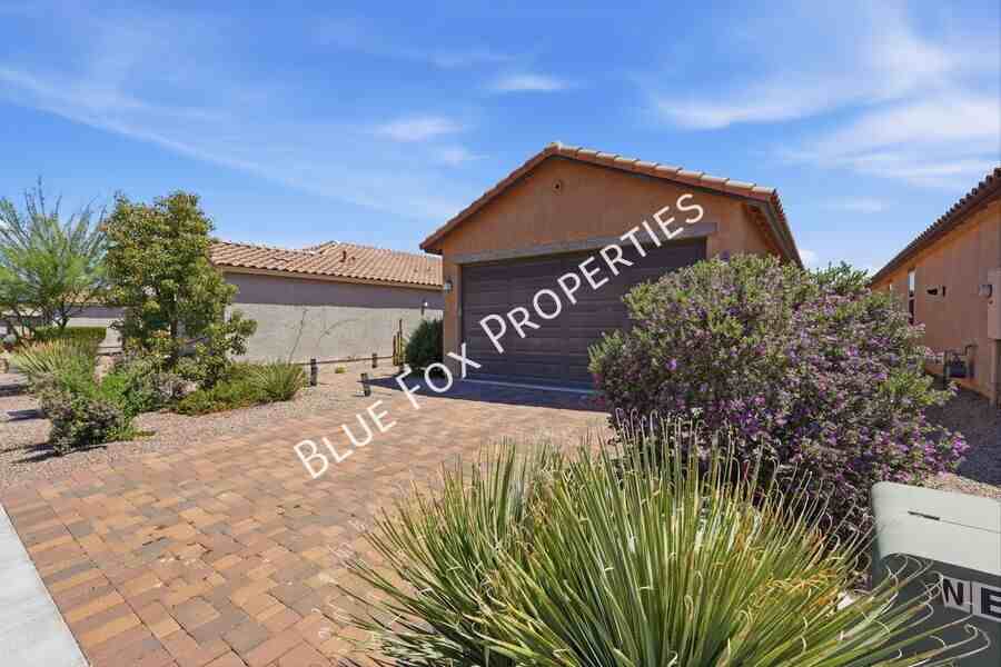 8670 N Genoa Ct - Photo 2 of 26