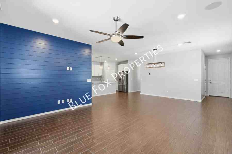 8670 N Genoa Ct - Photo 3 of 26