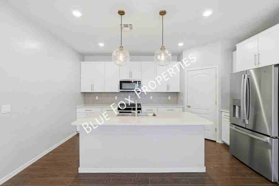 8670 N Genoa Ct - Photo 5 of 26