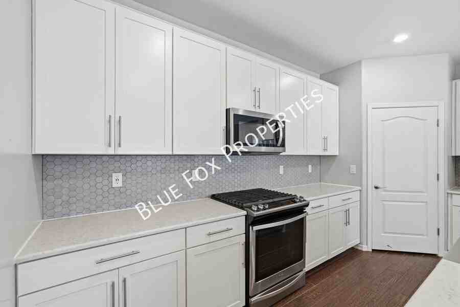 8670 N Genoa Ct - Photo 6 of 26