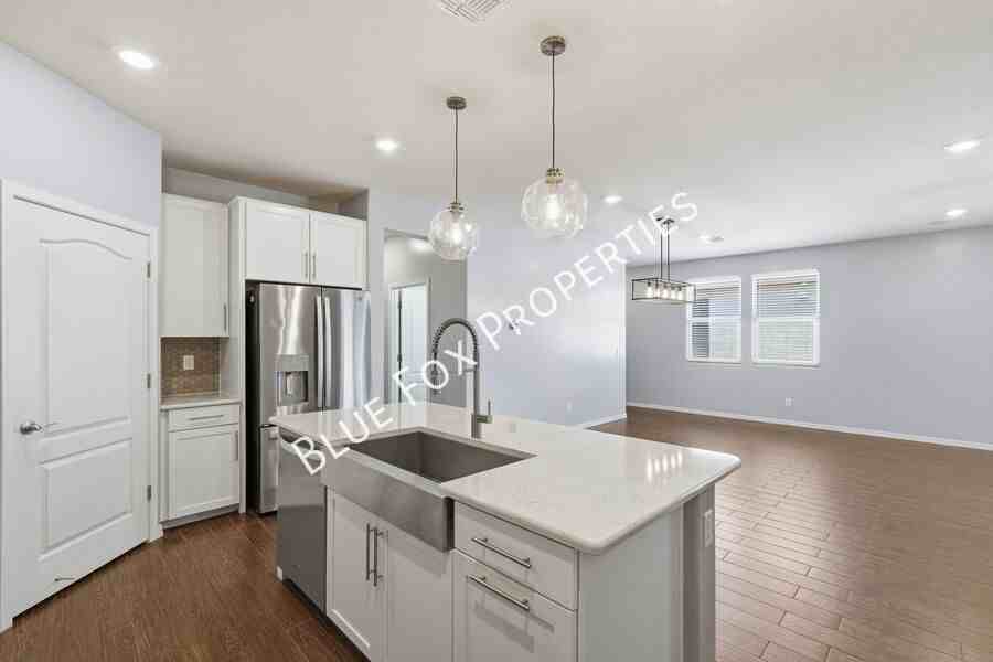 8670 N Genoa Ct - Photo 7 of 26