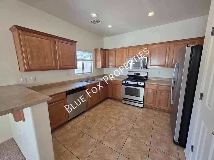 3508 W Lost Village Ln - Photo 2 of 42