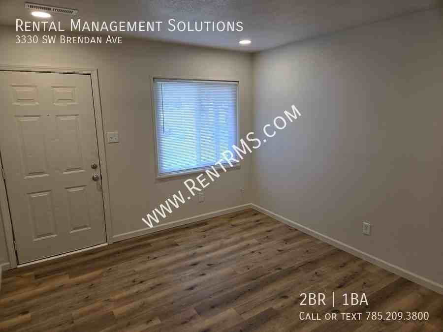 3330 Sw Brendan Ave - Photo 2 of 16