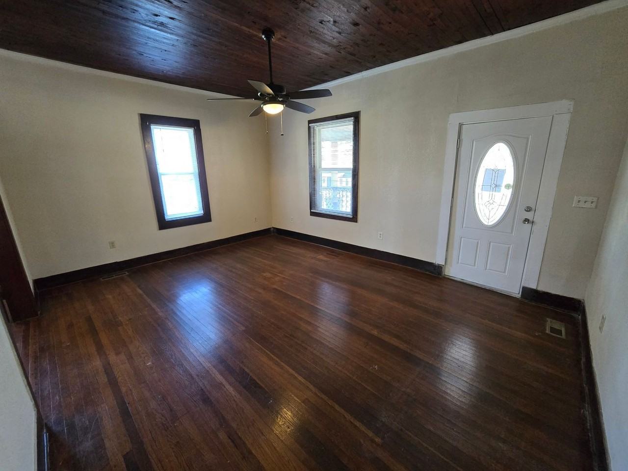 117 N Main St - Photo 6 of 21