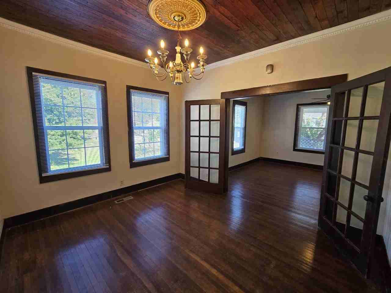 117 N Main St - Photo 7 of 21