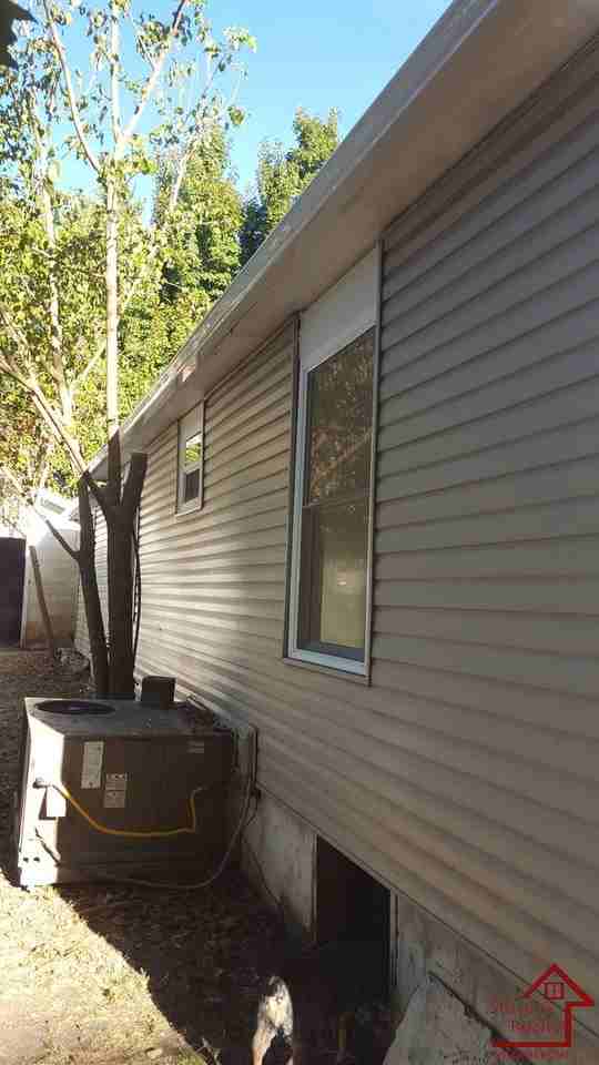 1123 Massachusetts Ave - Photo 2 of 11