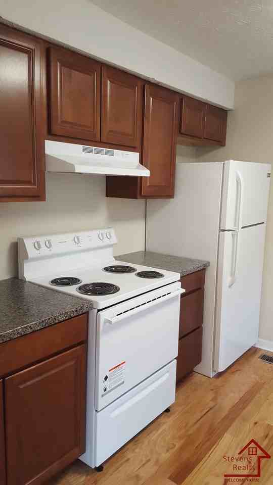 1123 Massachusetts Ave - Photo 6 of 11