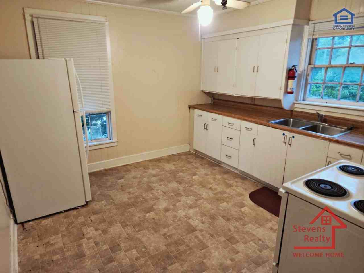 414 W Bockman Way #4 - Photo 3 of 7