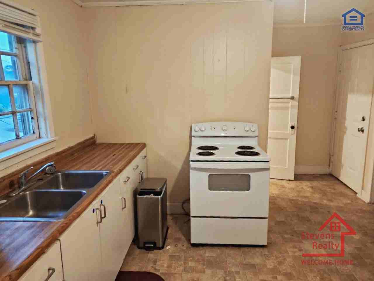 414 W Bockman Way #4 - Photo 4 of 7