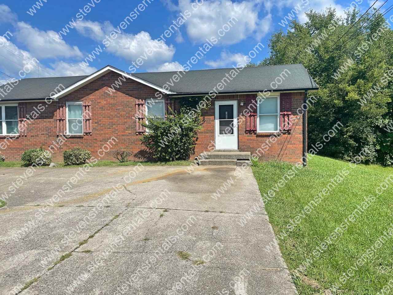 1924 Westchester Dr - Photo 4 of 10