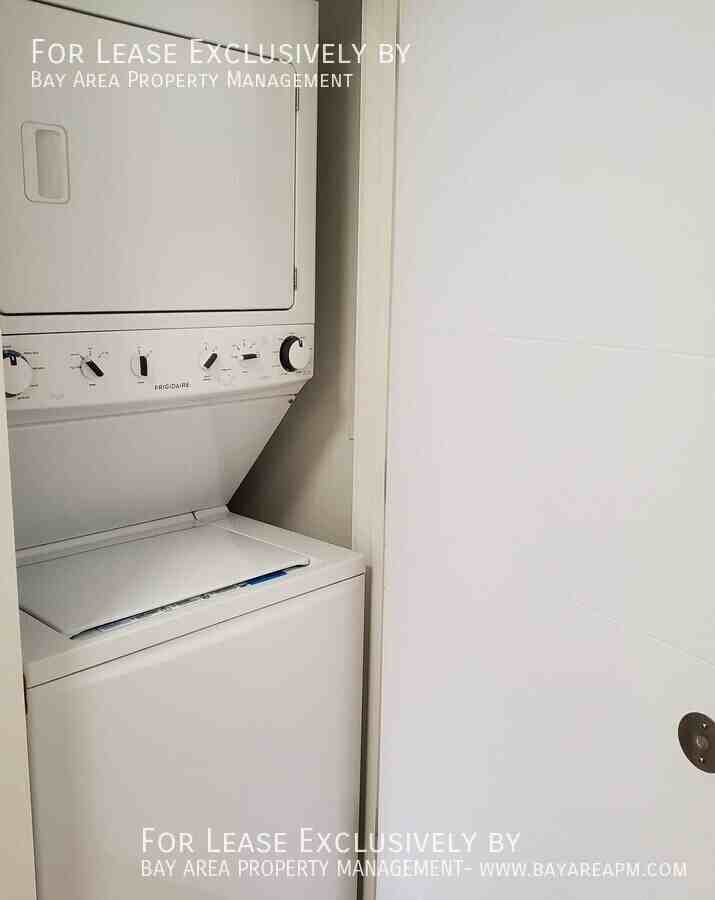 697 Iris Ave #B - Photo 7 of 8