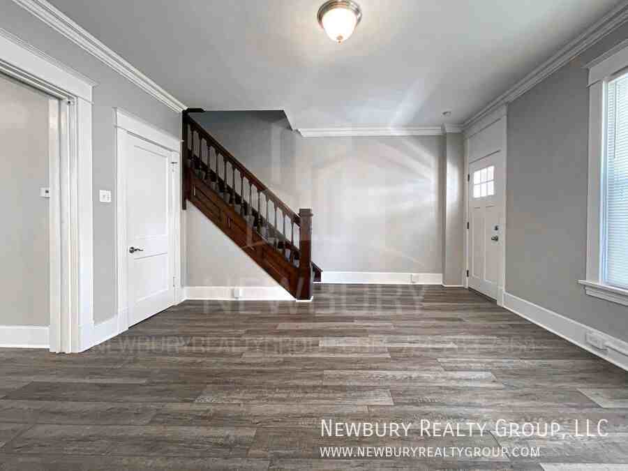 313 Wilson Ave - Photo 5 of 50