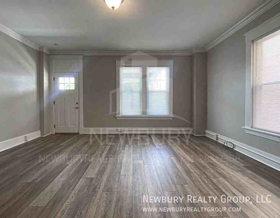 313 Wilson Ave - Photo 6 of 50