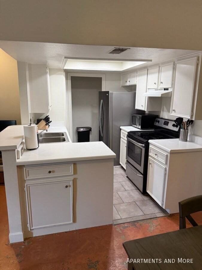1013 Chestnut St #D2 - Photo 5 of 23