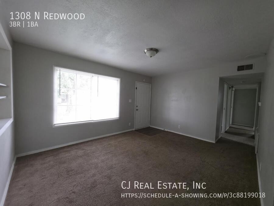 1308 N Redwood Dr - Photo 3 of 11