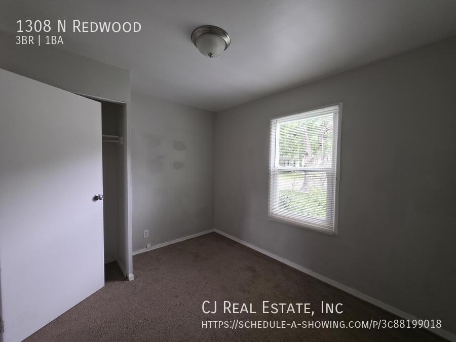 1308 N Redwood Dr - Photo 7 of 11