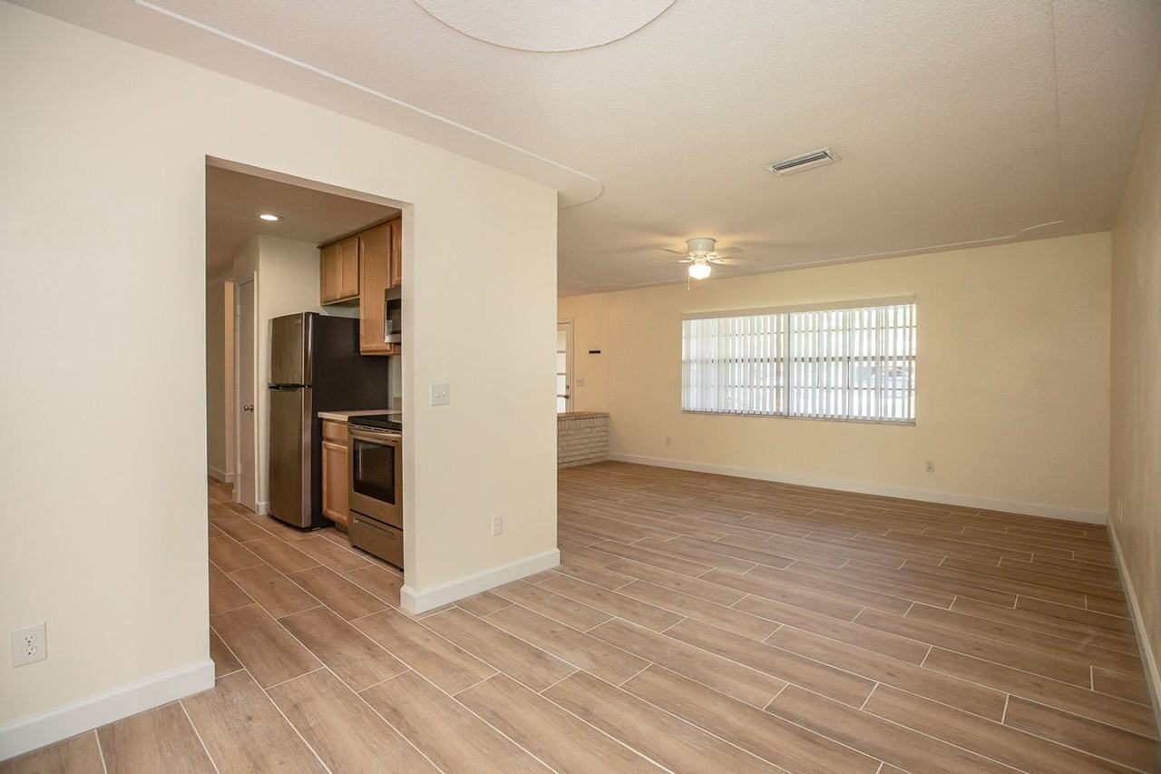 2242 King Johns Ct - Photo 3 of 12