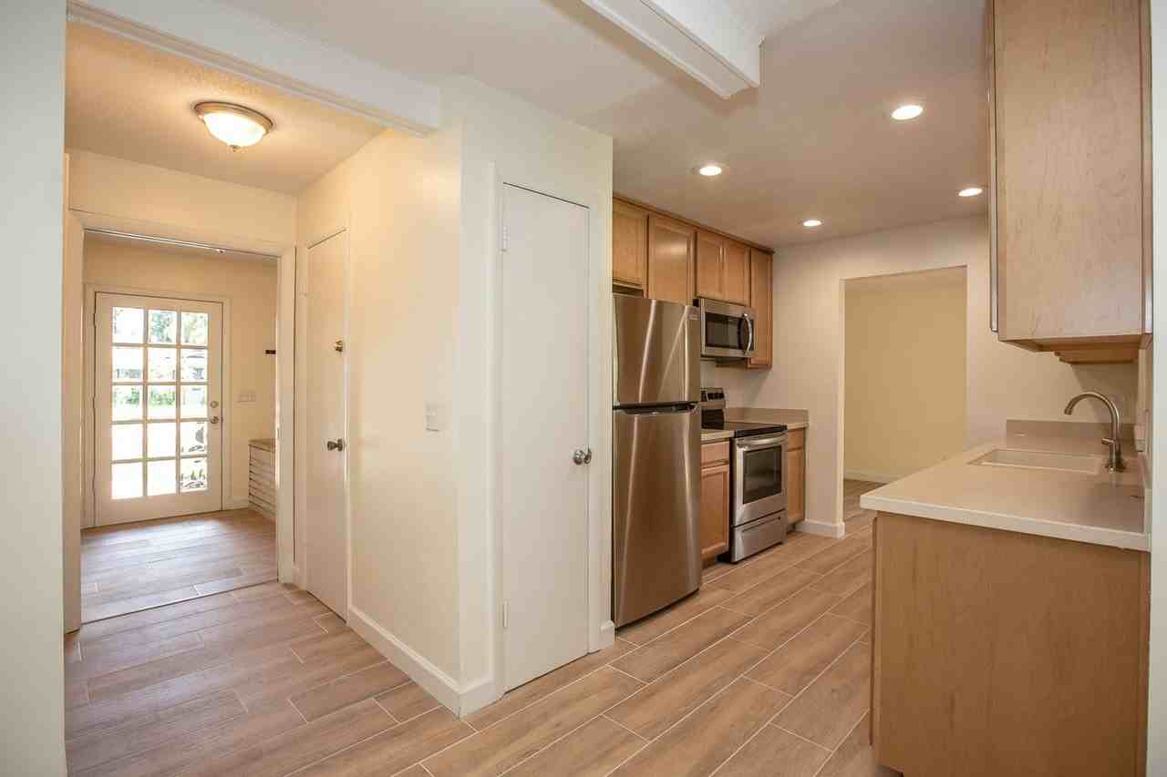 2242 King Johns Ct - Photo 5 of 12