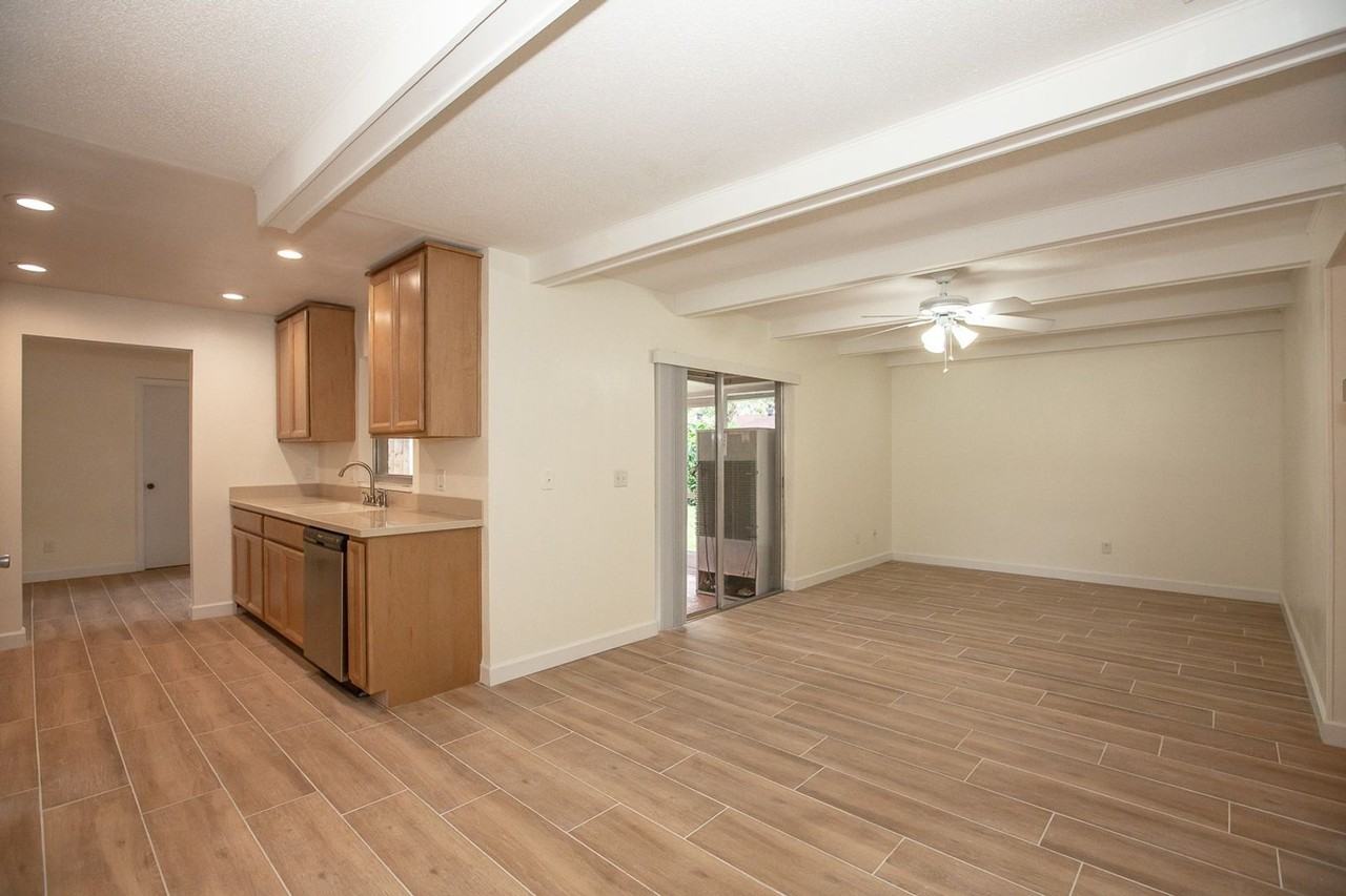 2242 King Johns Ct - Photo 6 of 12
