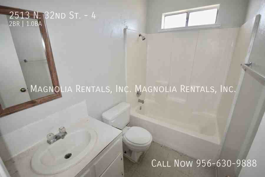 2513 N 32nd St #4 - Photo 6 of 9