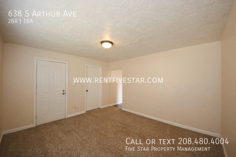 638 S Arthur Ave - Photo 3 of 12