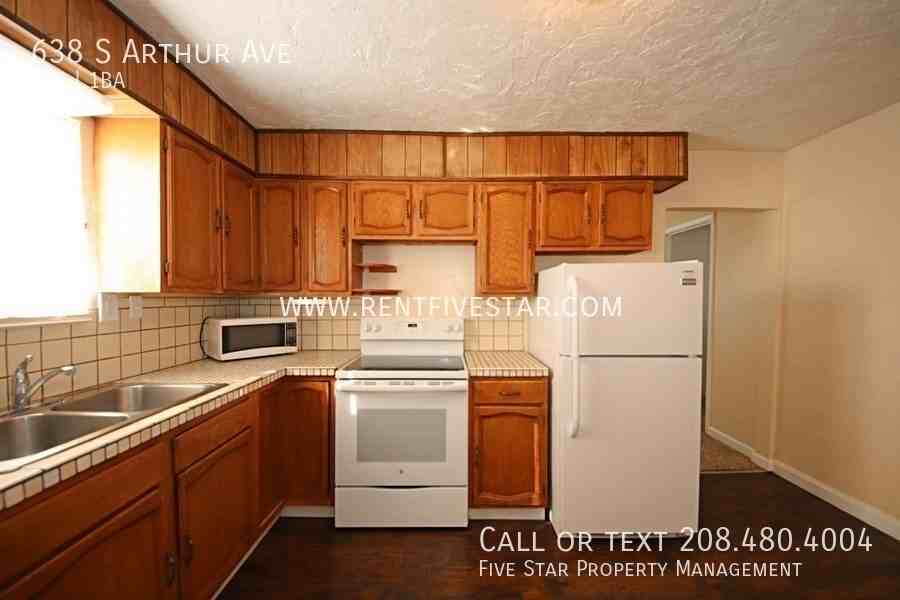 638 S Arthur Ave - Photo 4 of 12