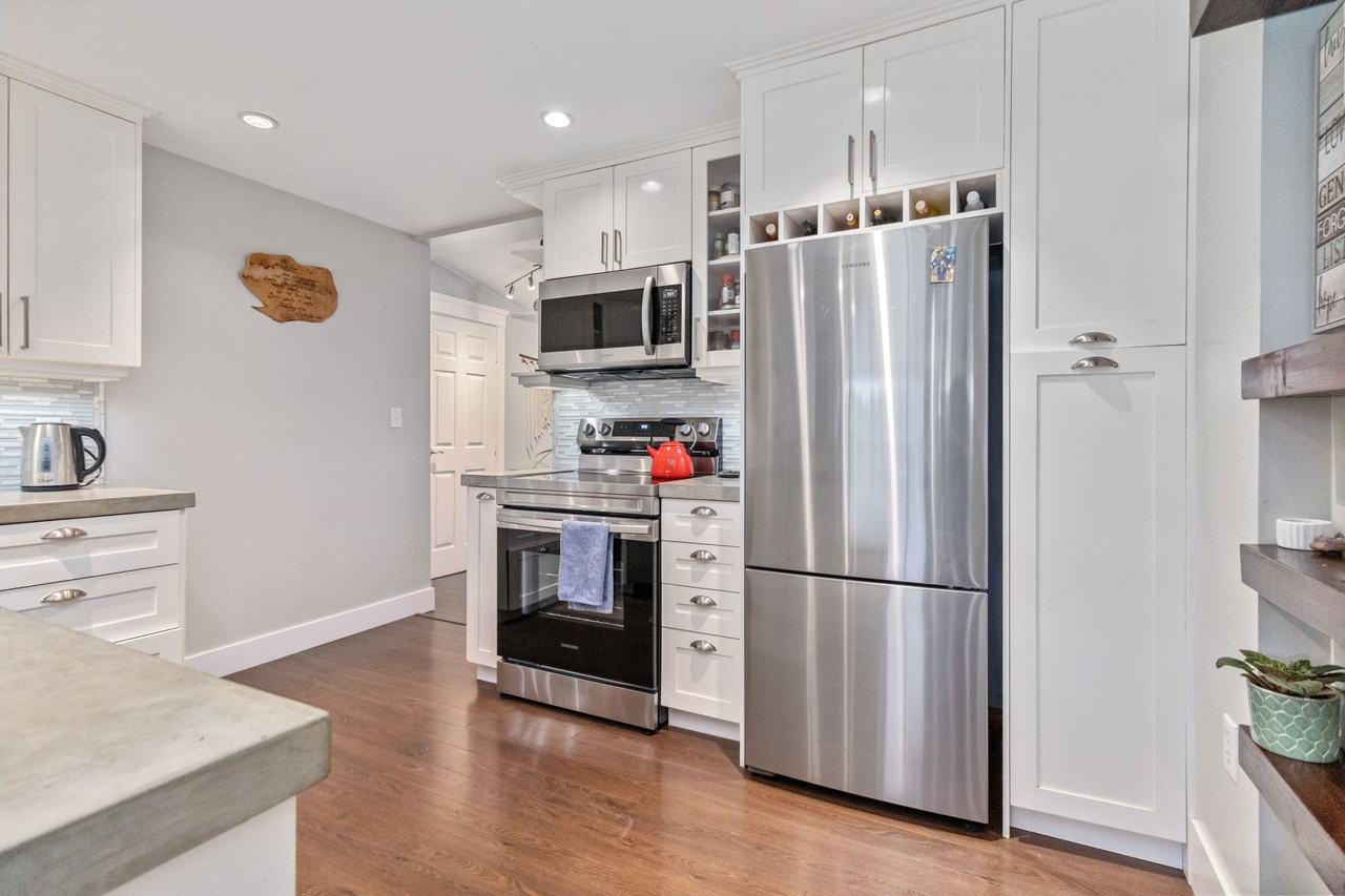 1147 Colville Rd #1 - Photo 6 of 23