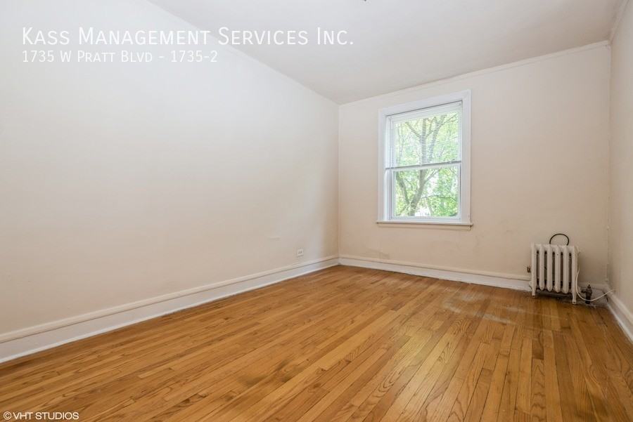 1735 W Pratt Blvd #1735-2 - Photo 2 of 8