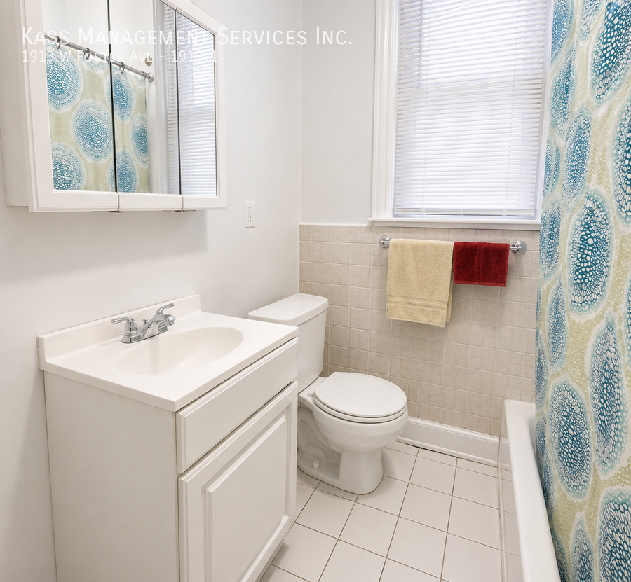 1913 W Foster Ave #1913-1 - Photo 5 of 7
