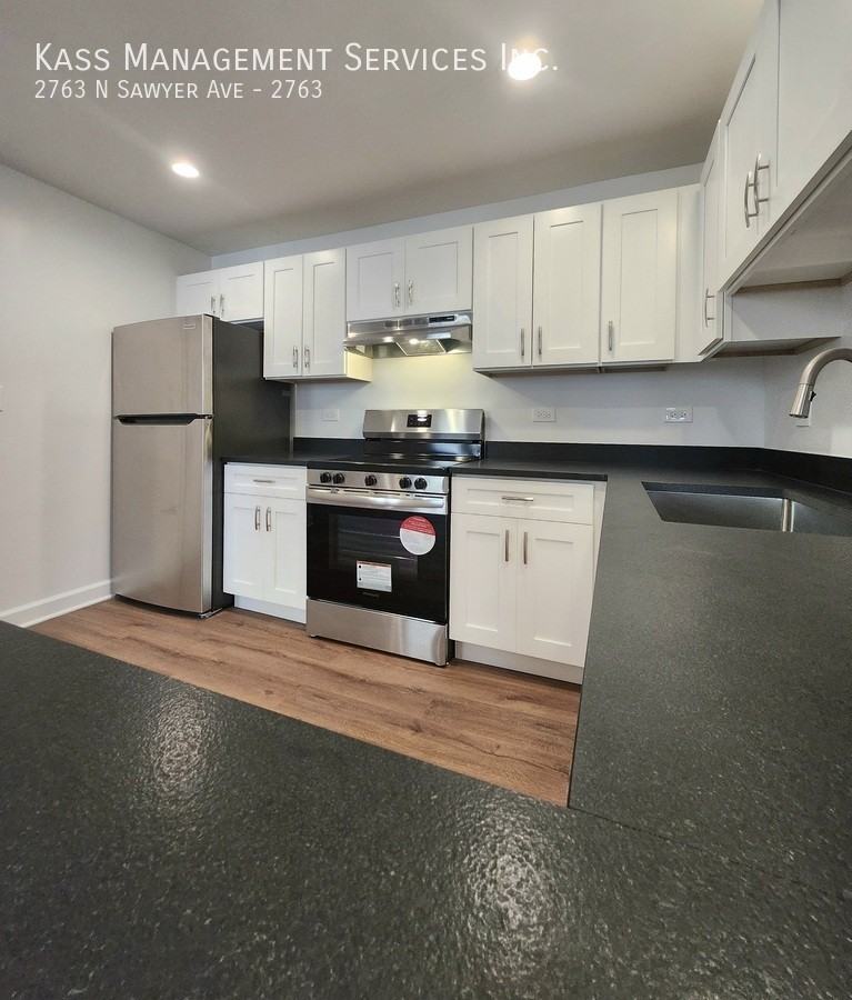 2763 N Sawyer Ave #2763 - Photo 5 of 14