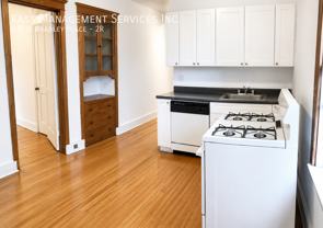 836 W Bradley Pl #2R - Photo 1 of 1