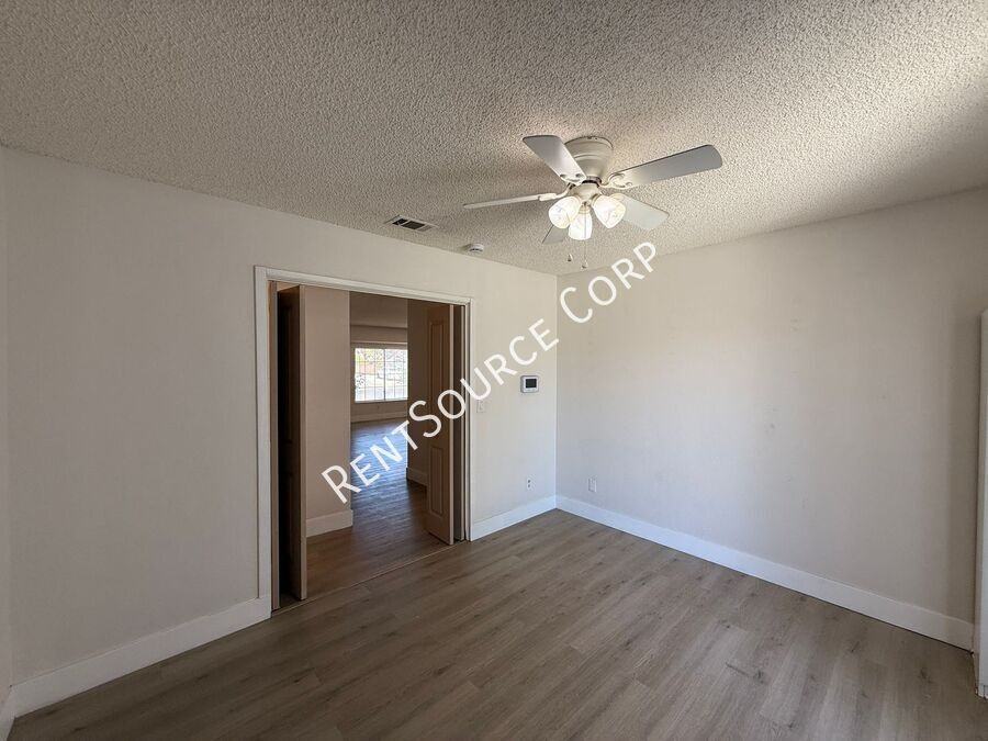 43837 David St - Photo 7 of 19