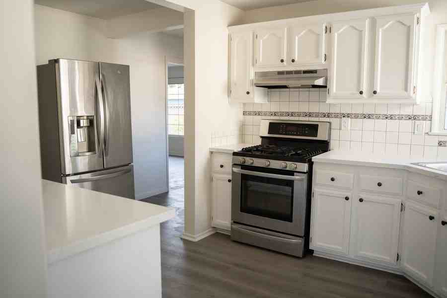 4815 Hersholt Ave - Photo 6 of 22